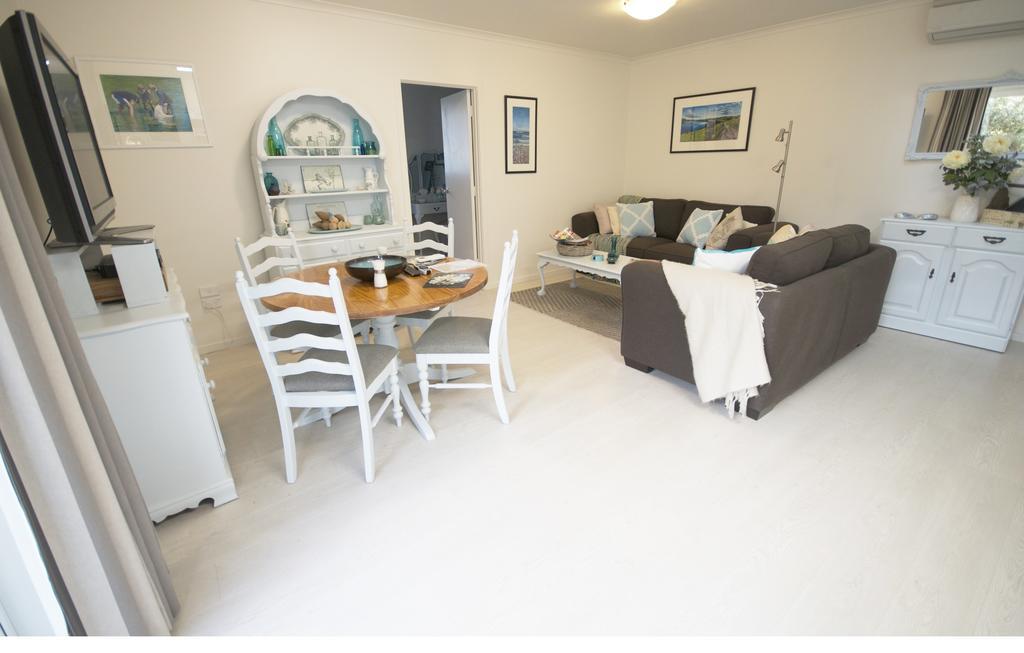Castlewood Cottage Company Bay Extérieur photo